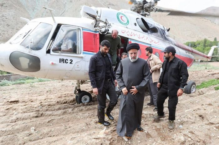 Вертолёт с президентом Ирана на борту совершил жесткую посадку