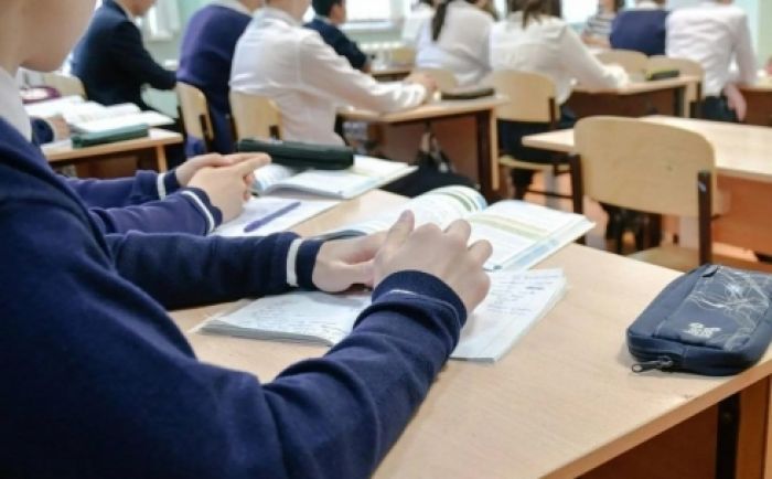 Школьников Атырауской области освободили от экзаменов 