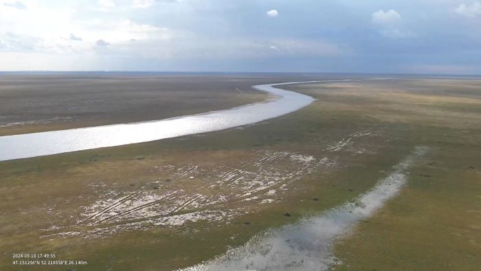 Вода уходит через канал Соколок в Каспий