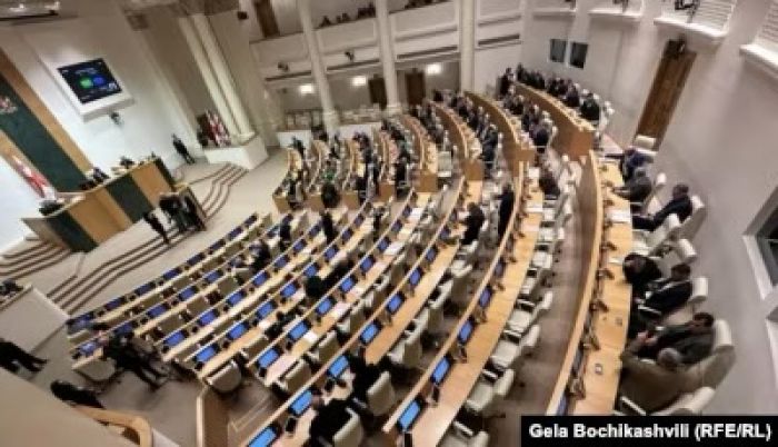 Парламент Грузии преодолел вето президента на "закон об иноагентах"