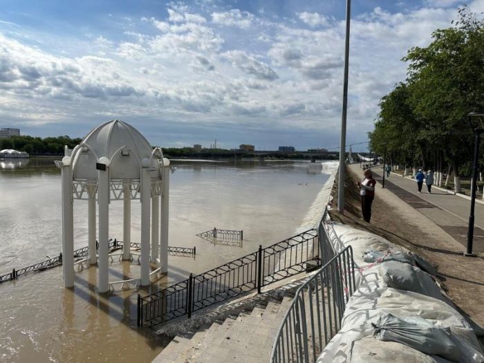 Уровень воды в городе снижается