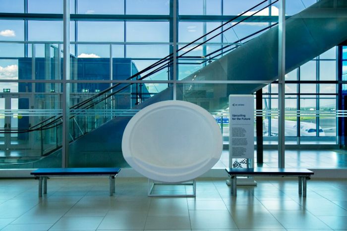 Аэропорту Алматы подарили мебель из самолётных деталей 
