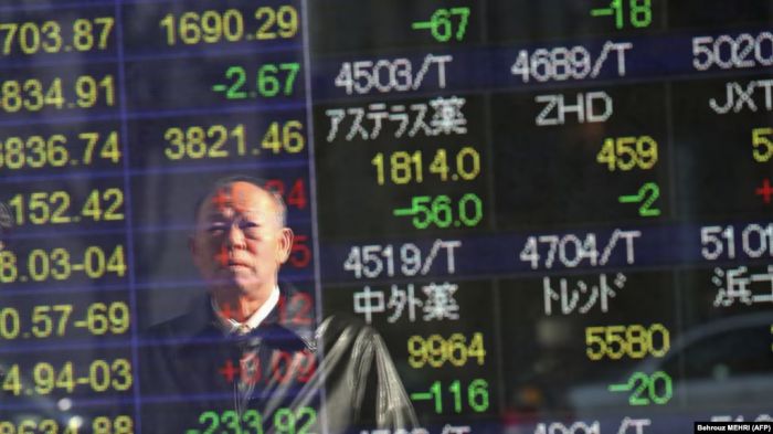  Японский индекс Nikkei упал на 13% – это крупнейший обвал с 1987 года