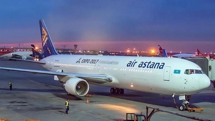 ​Очередное повреждение самолета Air Astana​ в Актобе привело к задержке десятка других рейсов