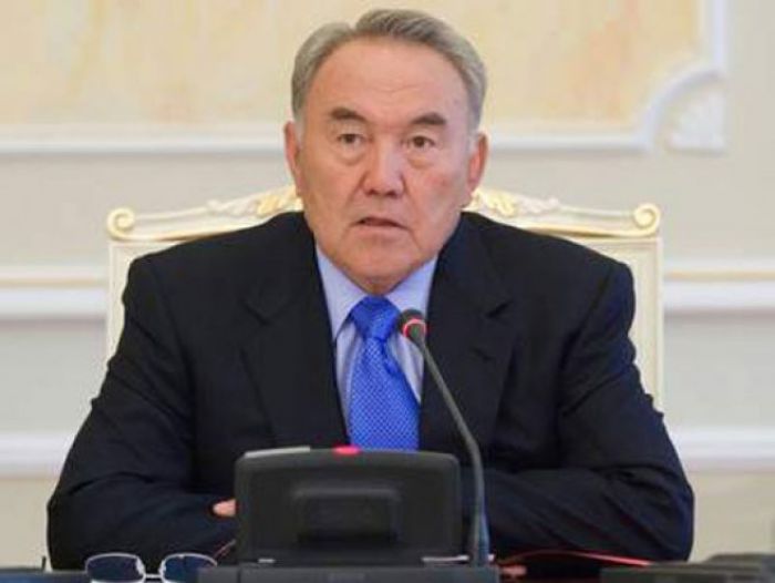 Назарбаев выступает за повышение налога на землю 