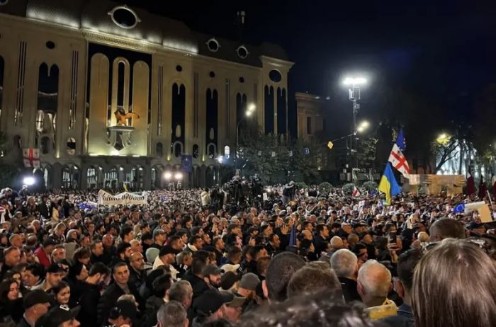 Митинг в Тбилиси: оппозиция потребовала проведения новых выборов