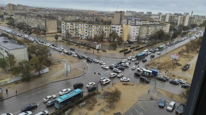 Шквальный ветер и блэкаут в Актау