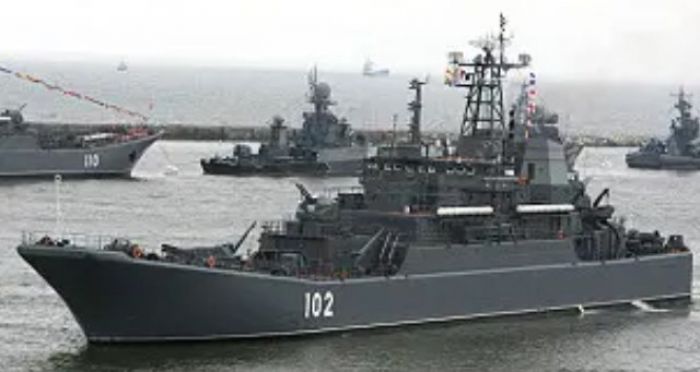 Россия начала эвакуировать военный флот из Сирии после наступления повстанцев