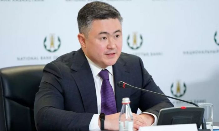 Председатель Нацбанка ответил на пост депутата о трусливом прятании головы в песок