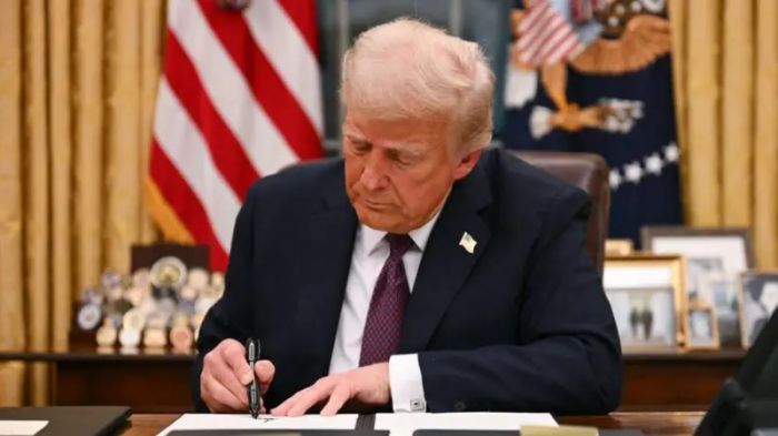 Трамп вернулся в Белый дом и помиловал участников штурма Капитолия 