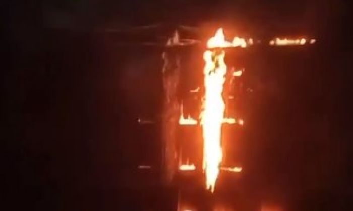 Атака дронов на Смоленск: горят многоэтажка и авиазавод