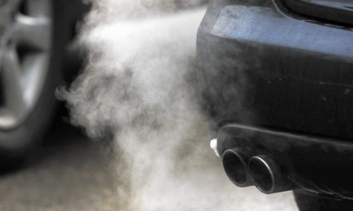 О штрафе за прогрев авто более пяти минут высказался министр экологии