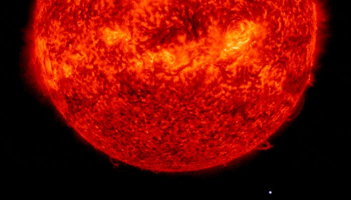 Жутковатое явление: на Солнце произошел «чёрный выброс»