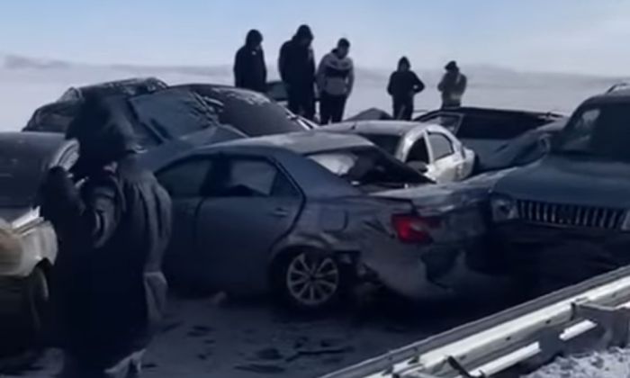 Массовое ДТП с участием 19 легковых автомобилей произошло ​в Карагандинской области