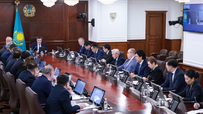 Премьер-министр обсудил с экспертами вопросы дальнейшего развития экономики
