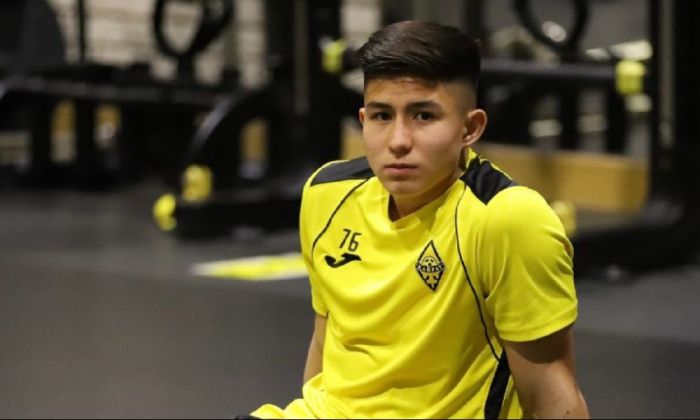 Инсайдеры: "Челси" договорился о подписании рекордного контракта с 16-летним игроком "Кайрата"