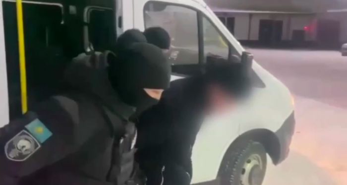 Полиция: родственник навел воров на квартиру, где хранилась большая сумма денег