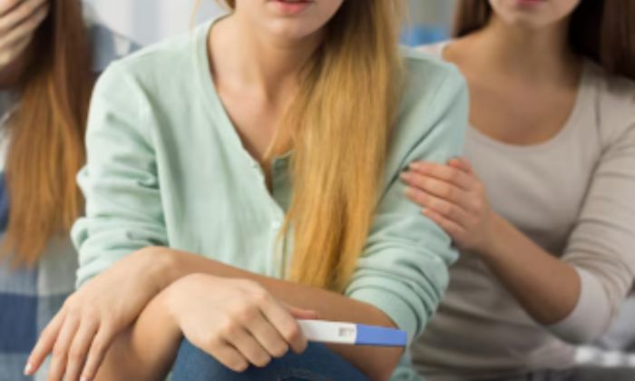 «Случаи насилия замалчиваются»: Сенатор возмущён ростом подростковой беременности в 1,5 раза