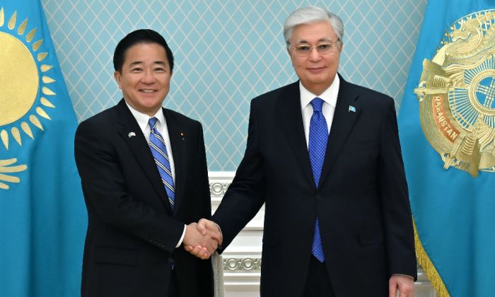 Президент принял специального советника премьер-министра Японии