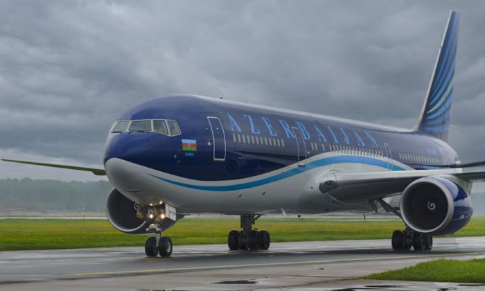 Azerbaijan Airlines приостанавливает полёты в Астрахань после атаки дронов