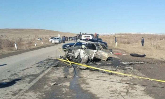 Шесть человек погибли в страшной аварии на трассе в Туркестанской области