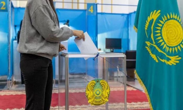 В трёх округах Атырауской области жители избрали акимов