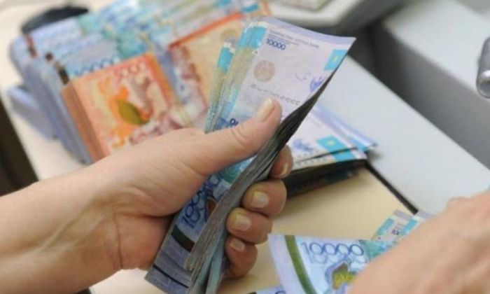 Казахстанцы за месяц изъяли на жилье и лечение около 80 млрд тенге пенсионных