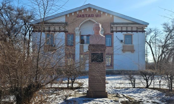 «Золотой дождь» не оправдал ожиданий: за Дом молодёжи в Кульсары взялся другой подрядчик