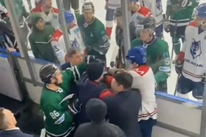 ХК «Бейбарыс» извинился за драку после матча в Атырау