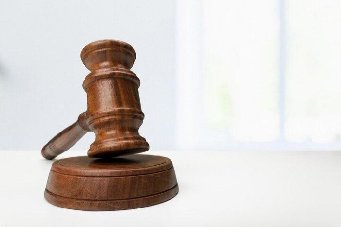 В Мангистау отец попал под суд из-за дочери – она пропускала занятия в школе