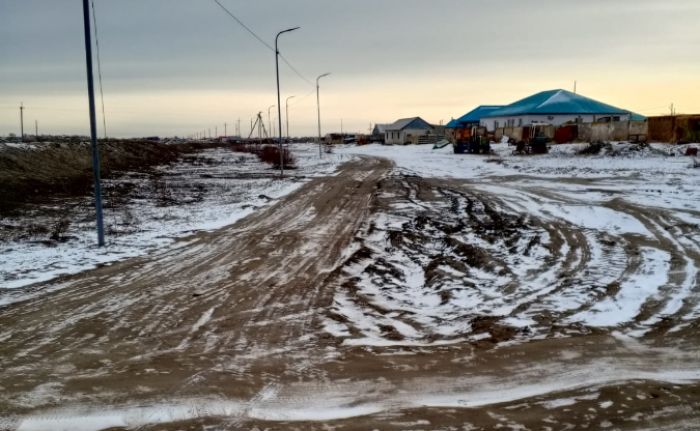 «Не цивилизация, а деградация»: жители мкр. Оркениет увязли в грязи