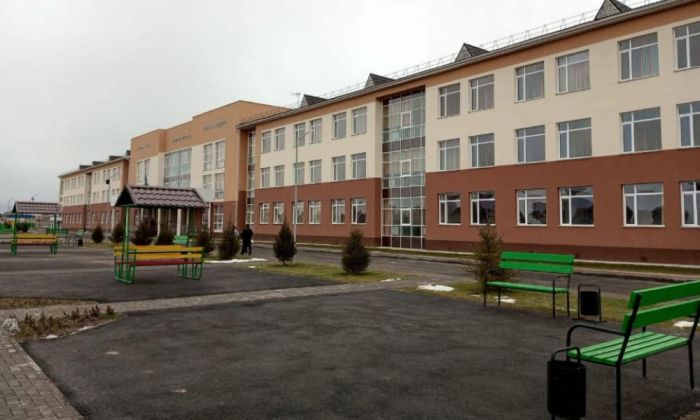 Еще 28 новых школ построят на изъятые у коррупционеров средства