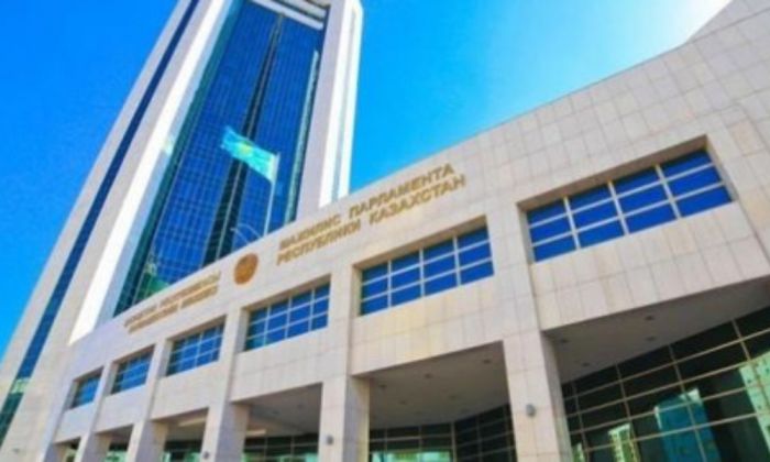 В мажилисе предложили создать реестр недобросовестных застройщиков