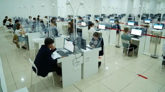 В Атырауской области абитуриенты могут сдавать платное ЕНТ три раза