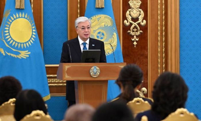 Токаев поздравил женщин с праздником 8 Марта