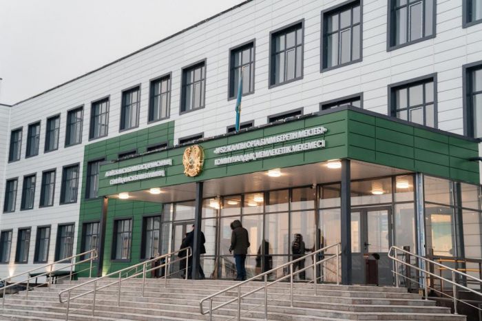 Аким области Абай раскритиковал комфортные школы Семея