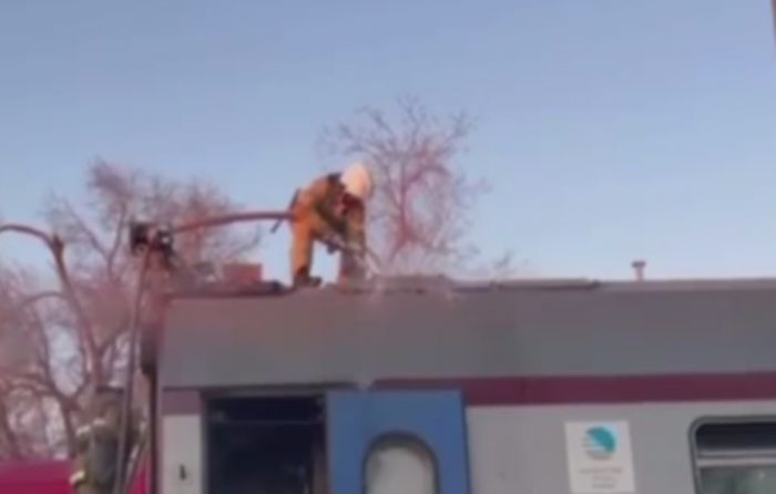 Актюбинские спасатели ликвидировали пожар в железнодорожном вагоне