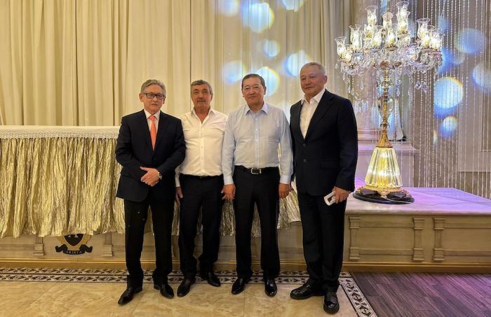 Серик Ахметов замечен на публичном мероприятии