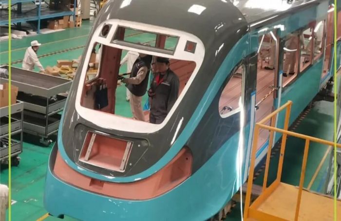 Как идёт сборка вагонов LRT