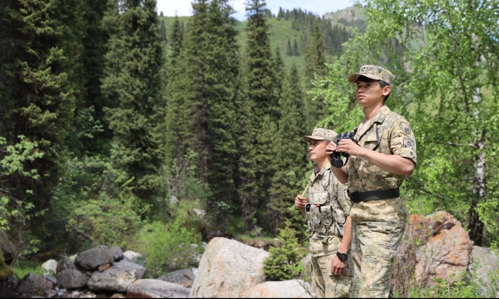 Пограничники на обходе территории. Фото: КНБ РК