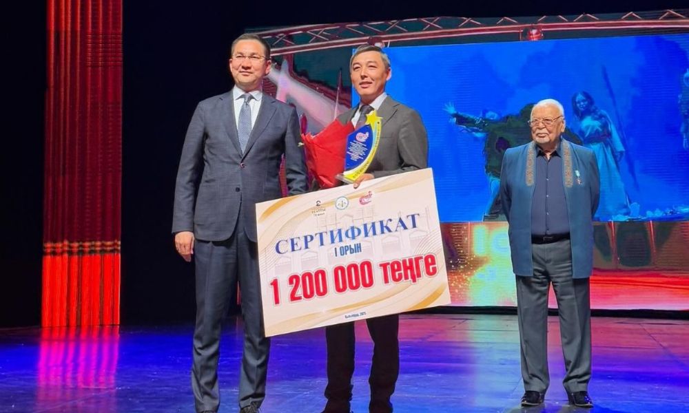 На театральном фестивале имени народной артистки СССР Сабиры Майкановой «Сырдың Сәбирасы – І», прошедшем в городе Кызылорда, молодёжный театр Атырау занял почётное первое место.