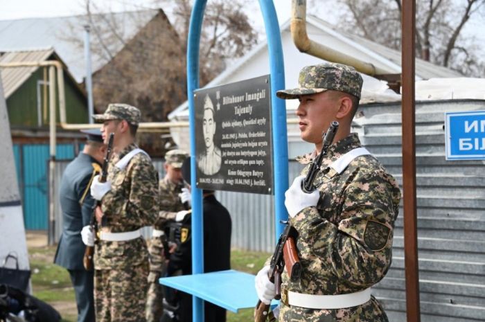 В Актобе почтили память Героя СССР Имангали Билтабанова