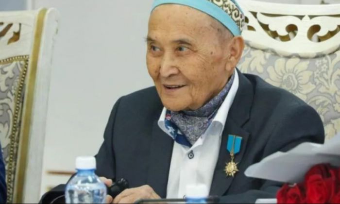 Скончался известный казахский писатель и драматург Аким Тарази