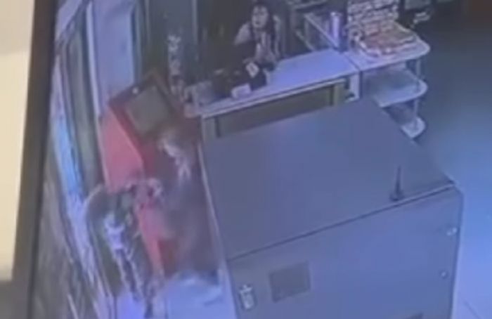 В Талдыкоргане ребёнка ударило током от Kaspi-терминала