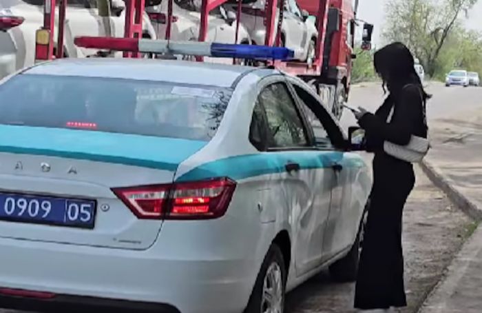 После видео депутата в Алматинской области двое полицейских лишились должностей