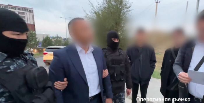 Полтысячи "водителей" без экзаменов: в Шымкенте задержаны организаторы коррупционной схемы