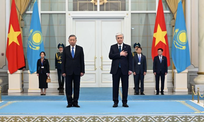 Касым-Жомарт Токаев и То Лам провели переговоры в узком составе