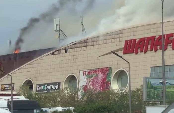 Пожар на рынке "Шапагат" в Астане: сгорело около 10 бутиков