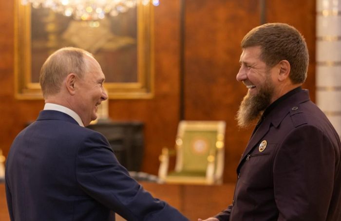 «Работать и работать»: Путин ответил Кадырову на слова об отставке