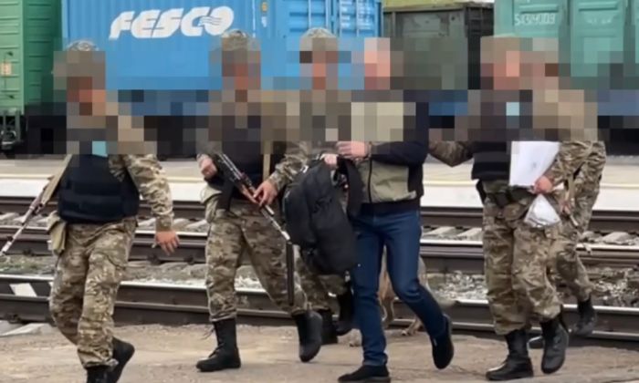 Из России экстрадирован казахстанец, осуждённый за жестокое нападение с ножом